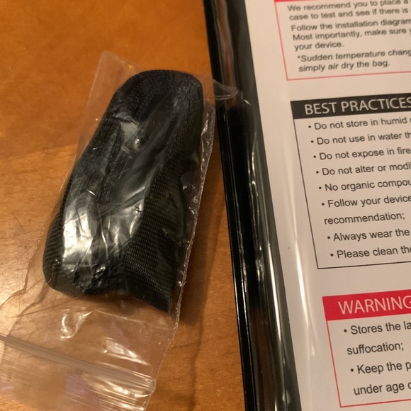 Waterproof floating phone case never used - Picture 5 of 5